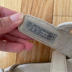 GUC Vionic Farra Lizard /TVW5182 sandal. Nude/ tan size 7.